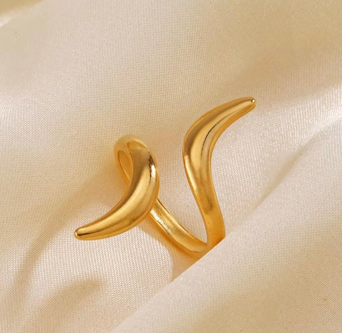 The Apex Gold Adjustable Ring