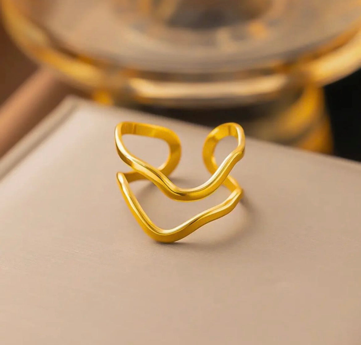 The Wavy Ring